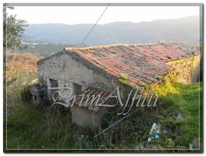 vendo, sant''angelo di brolo (me)  - vendesi casa rurale con terreno adiacente