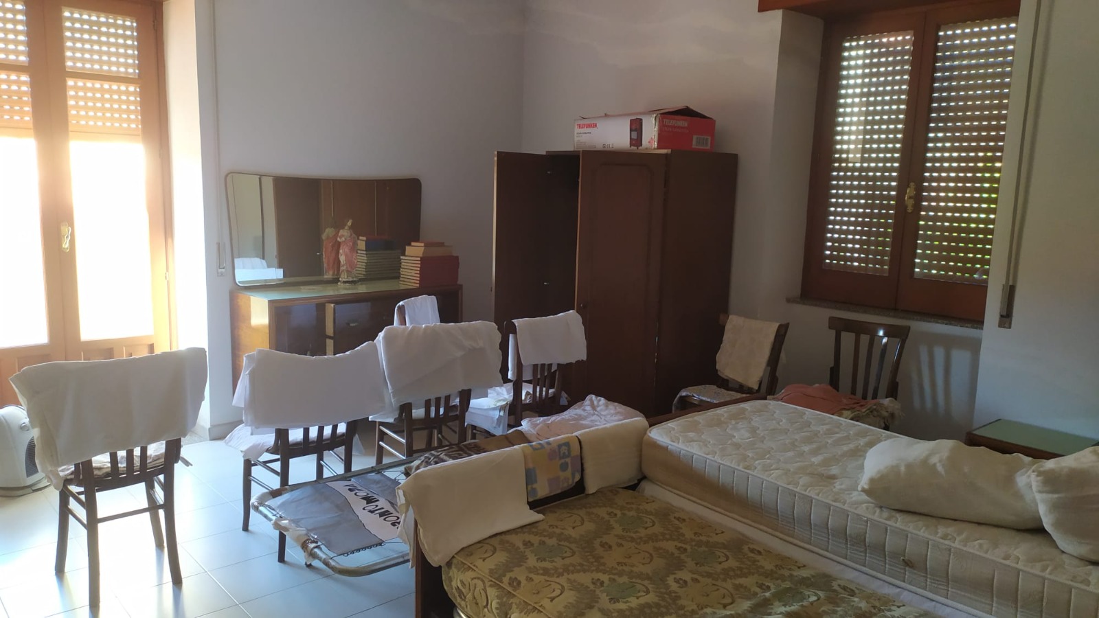 borgo antico e relax: ampia dimora con terrazze e giardino a ficarra