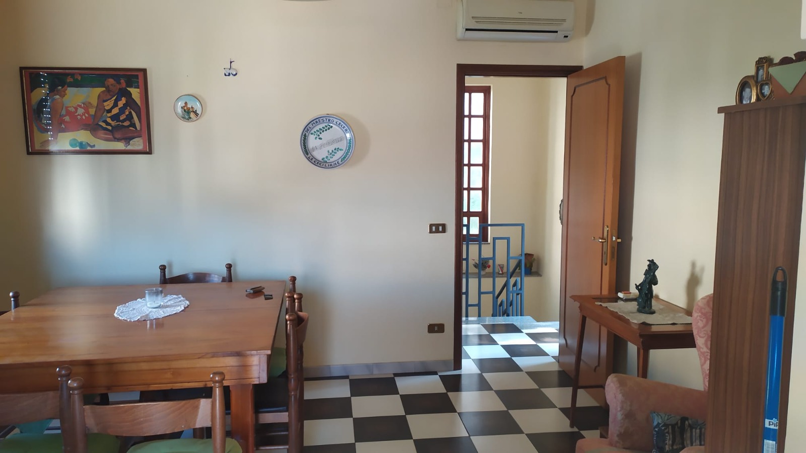 borgo antico e relax: ampia dimora con terrazze e giardino a ficarra