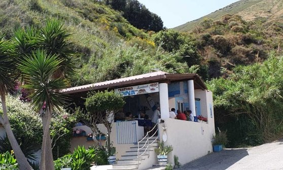 vulcano (me) - trattoria della ''zia pina'' l''oasi...un paradiso pop